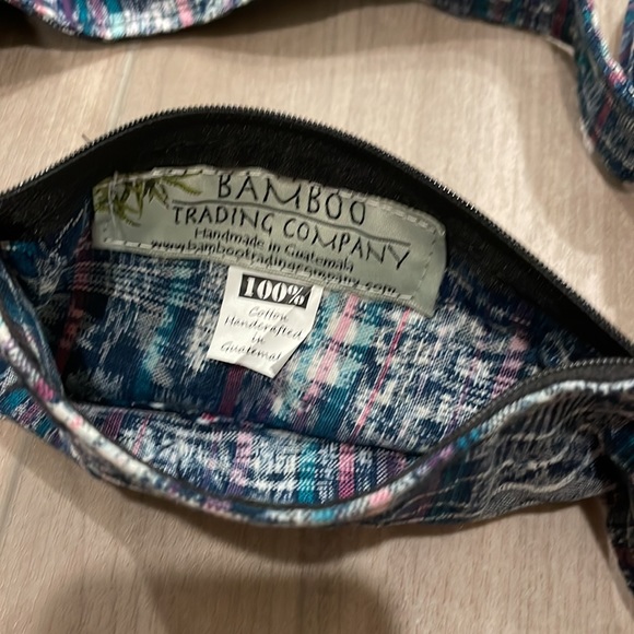 Adorable adjustable Belt Bag!! Excellent Condition - Picture 6 of 8